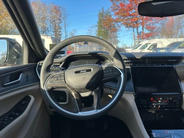 Used 2024 Jeep Grand Cherokee Limited image 19