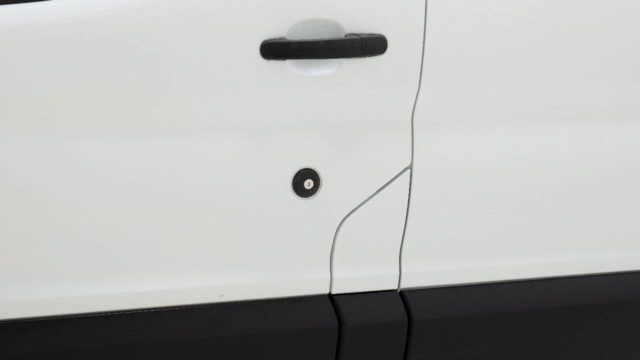 Used 2020 Ford Transit 250 Medium Roof RWD image 15