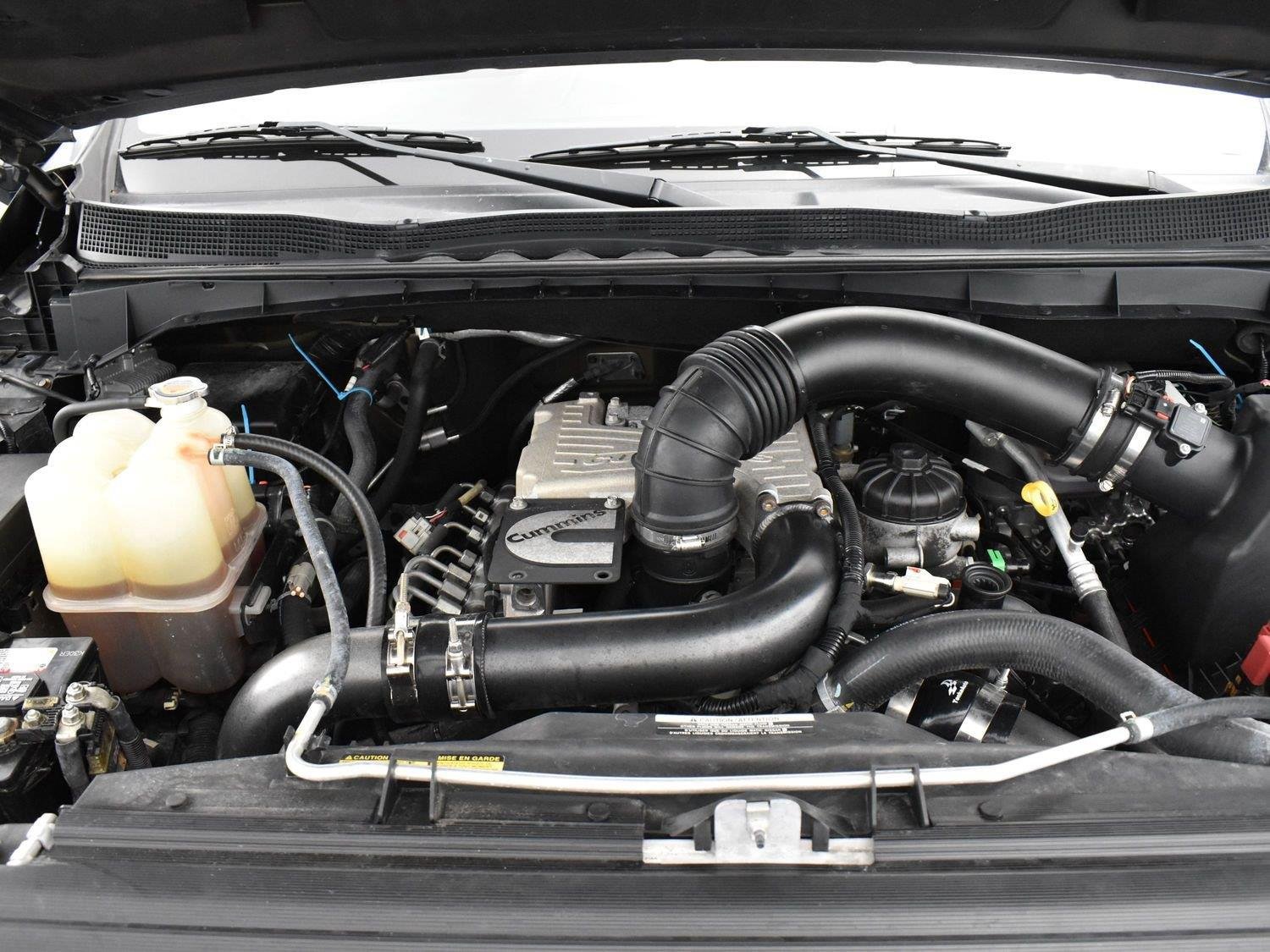 Used 2019 Nissan Titan PRO-4X w/ Pro-4x Convenience Package AWD/4WD image 36