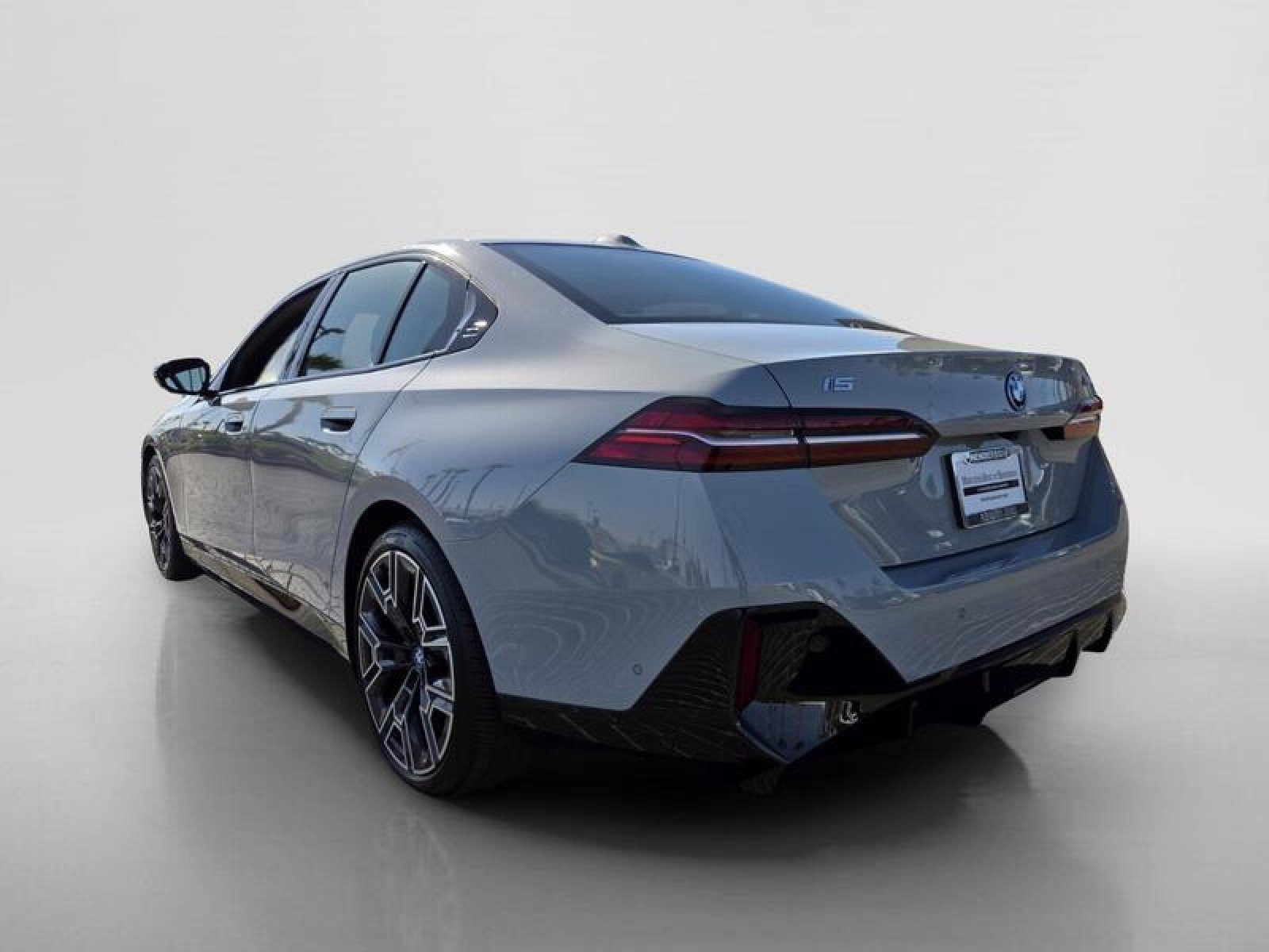 Used 2025 BMW i5 M60 w/ Premium Package AWD/4WD image 3