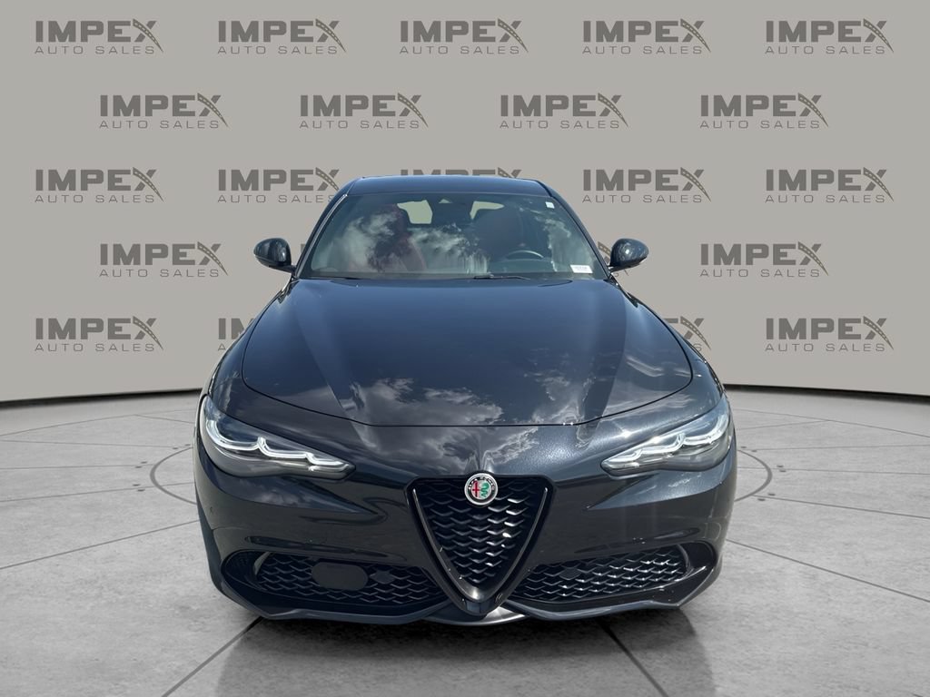 Used 2024 Alfa Romeo Giulia Veloce RWD image 8