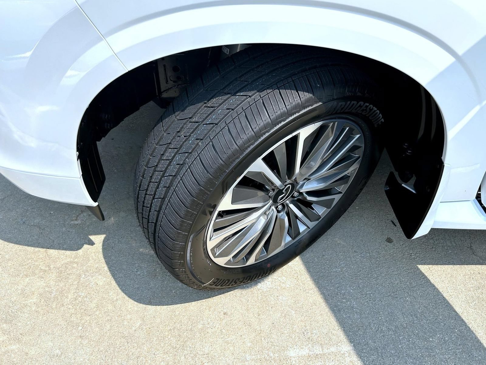New 2027 INFINITI QX80 Luxe w/ Cargo Package AWD/4WD image 25