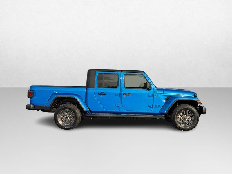 Used 2024 Jeep Gladiator Sport image 2