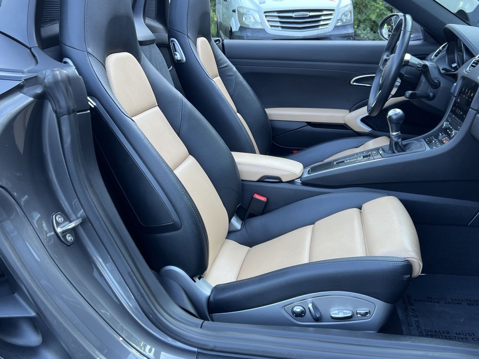 Used 2018 Porsche 718 Boxster RWD image 31