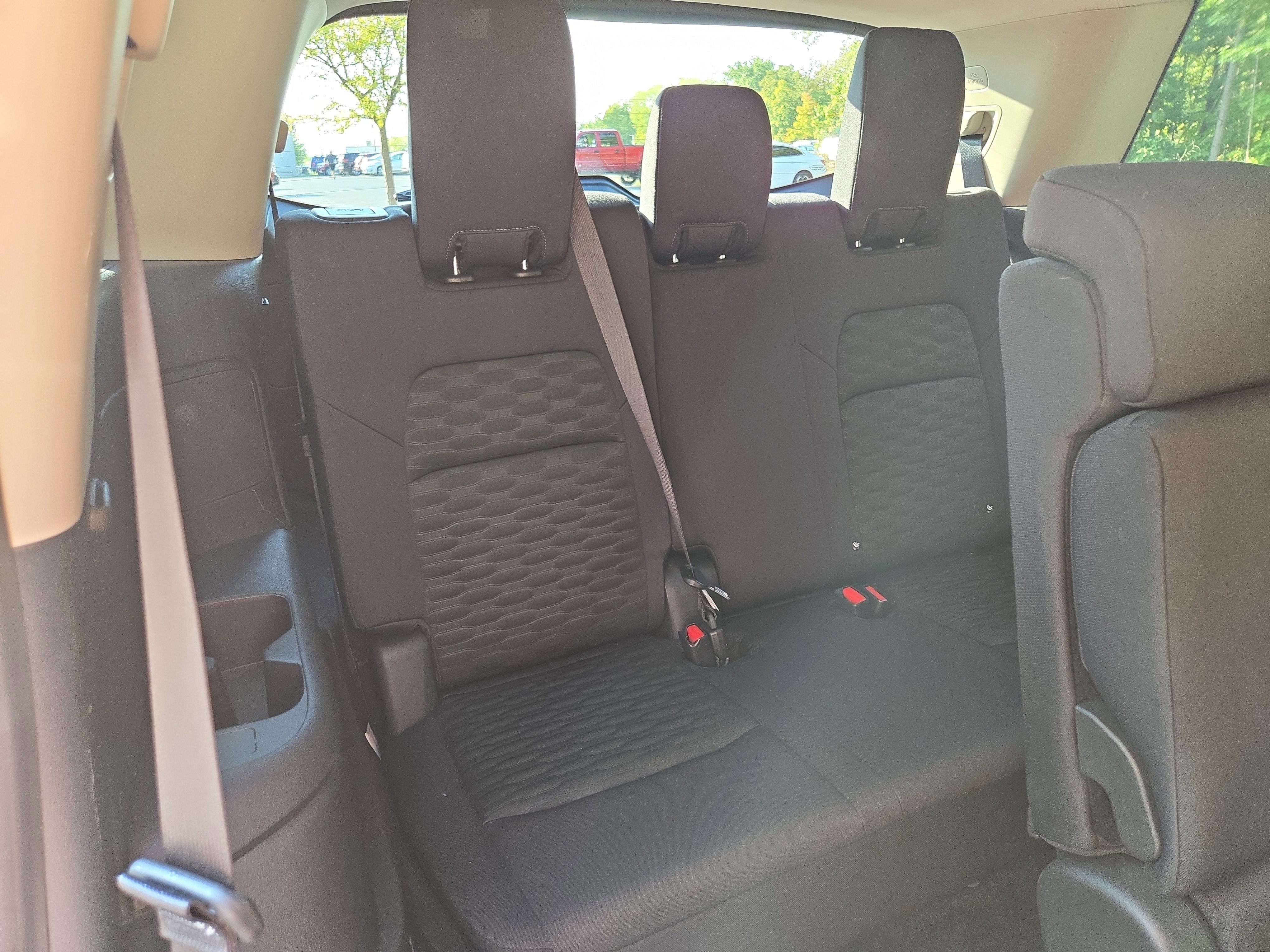 Used 2025 Nissan Pathfinder SV image 31