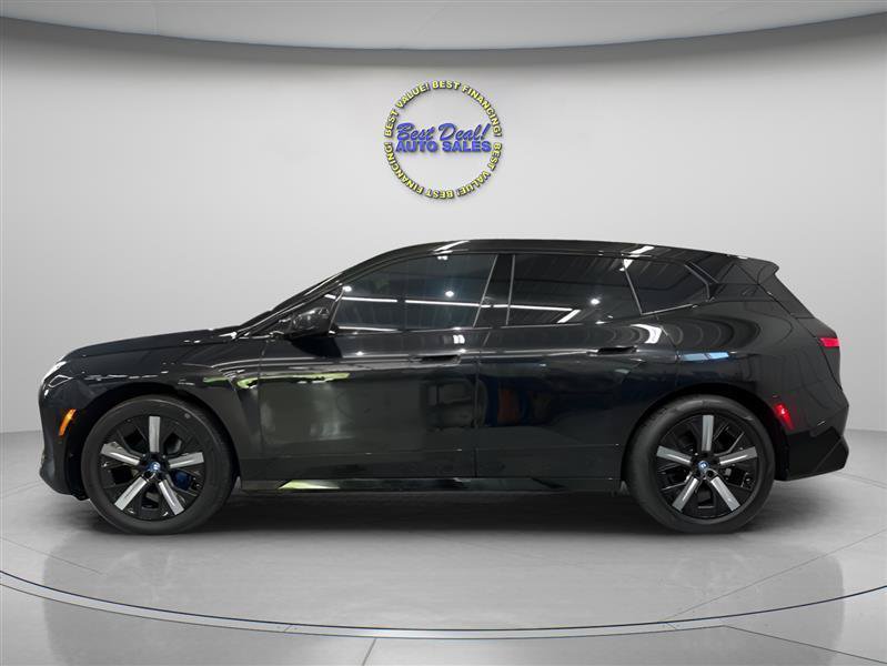 Used 2024 BMW iX xDrive50 w/ Premium Package AWD/4WD image 3