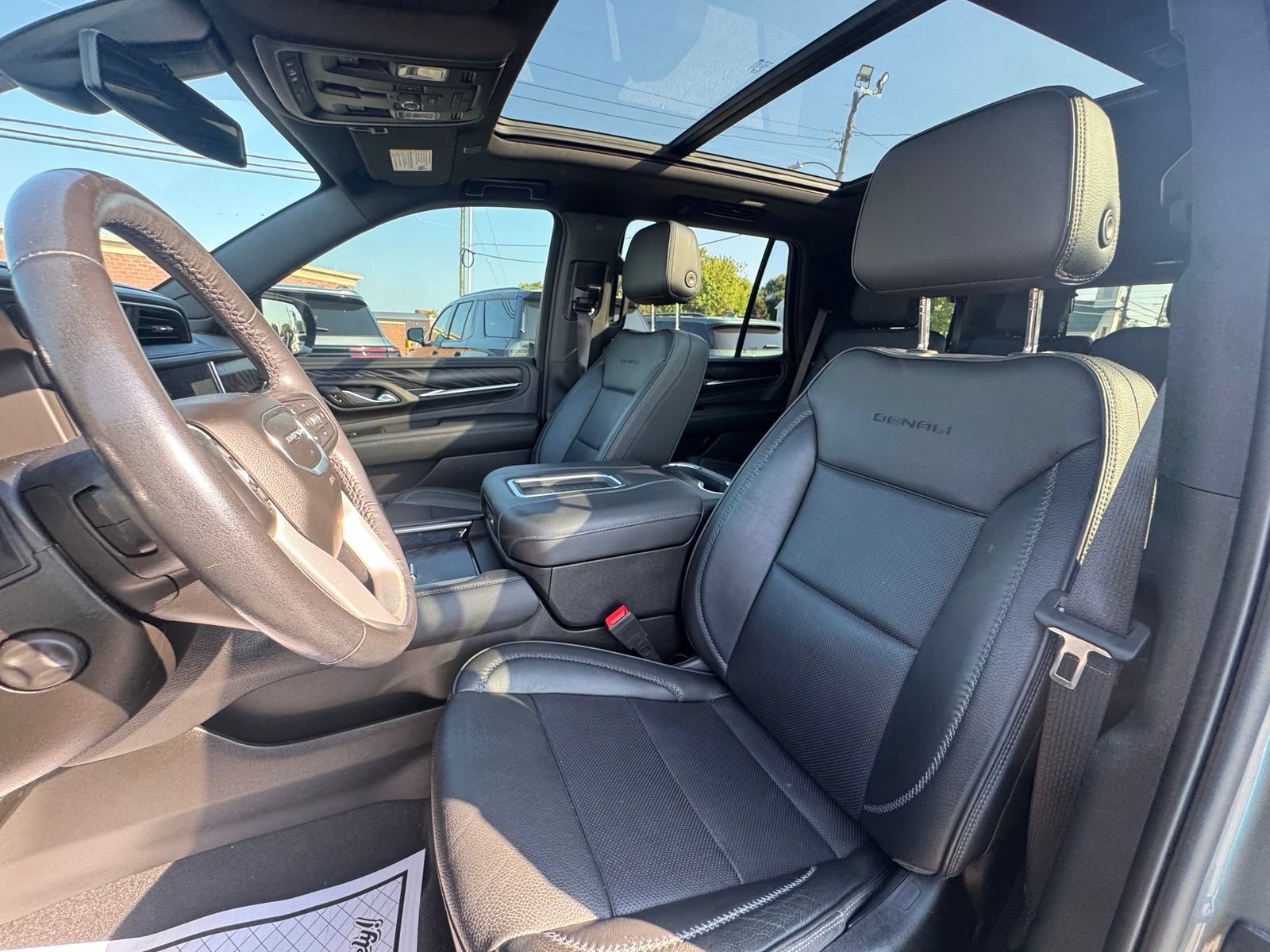 Used 2022 GMC Yukon Denali w/ Max Trailering Package AWD/4WD image 14