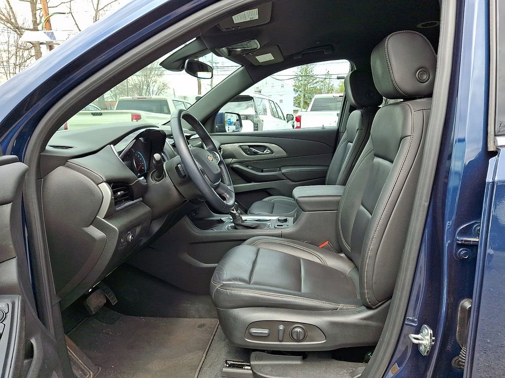 Used 2023 Chevrolet Traverse LT image 15