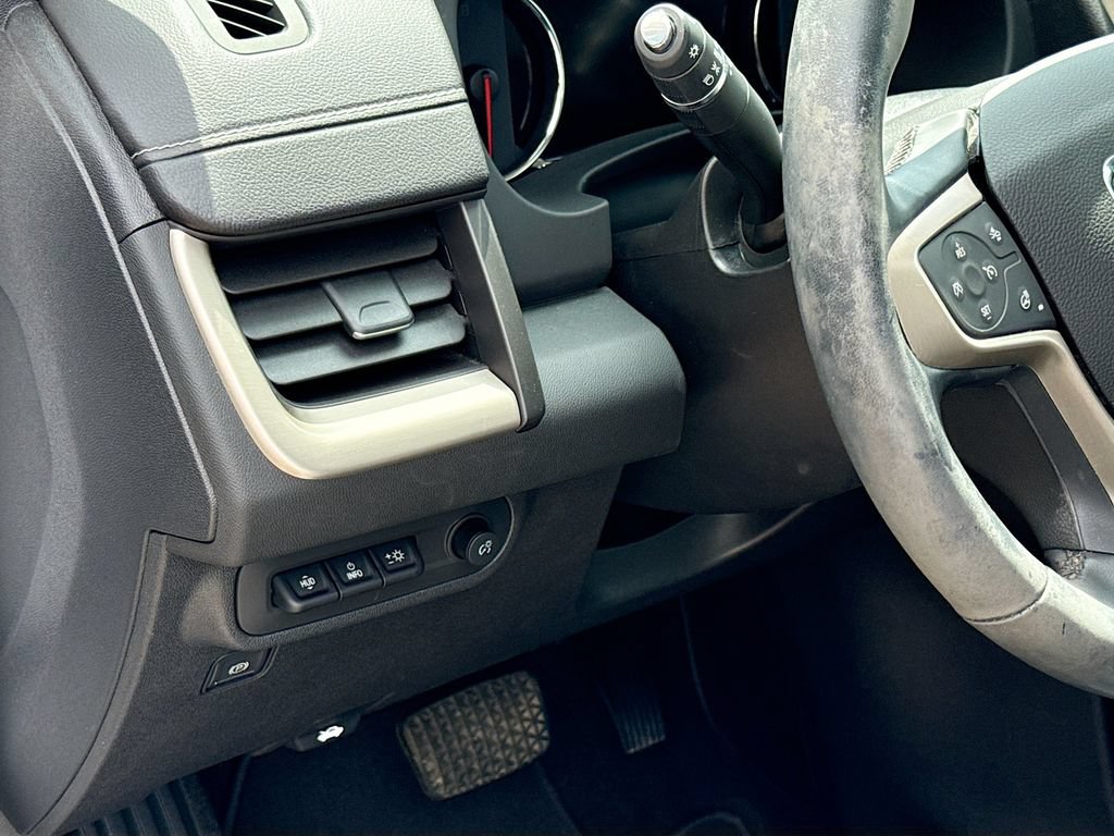 Used 2024 GMC Terrain Denali w/ Denali Premium Package AWD/4WD image 10