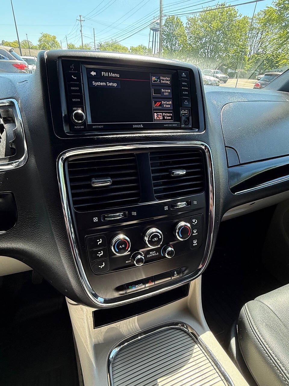 Used 2017 Dodge Grand Caravan SXT FWD image 31