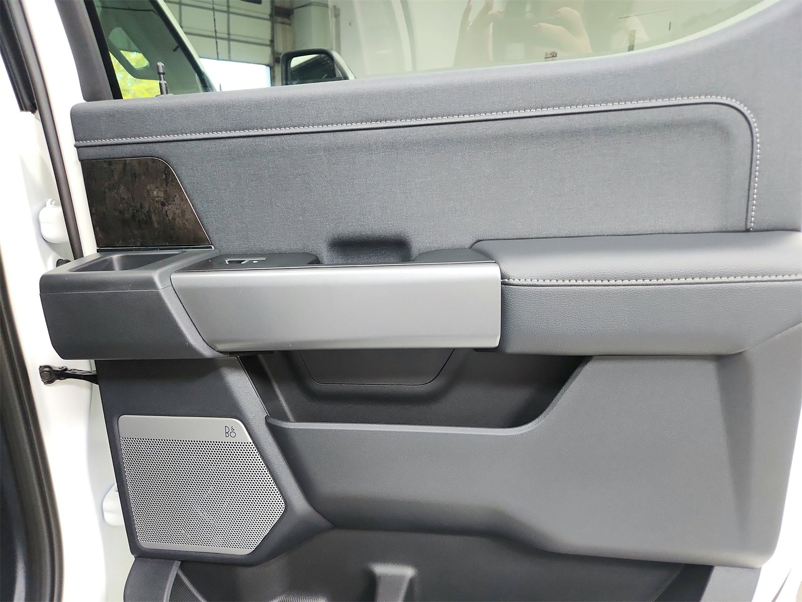 New 2026 Ford F350 Lariat w/ Black Appearance Package image 39