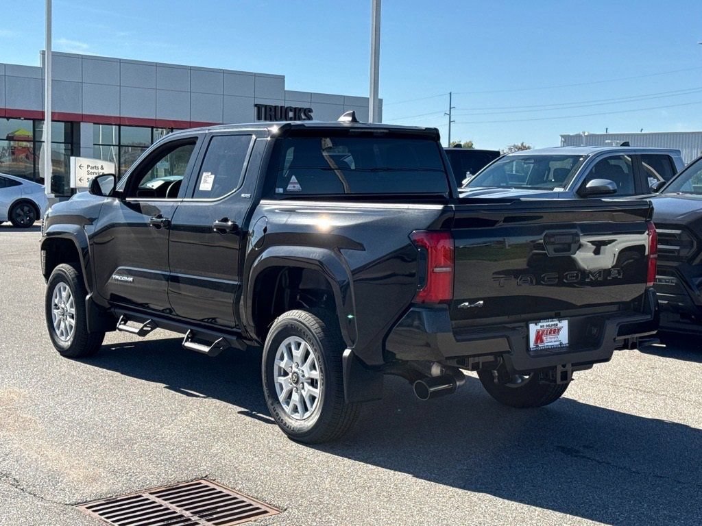 Certified 2025 Toyota Tacoma SR5 AWD/4WD image 4