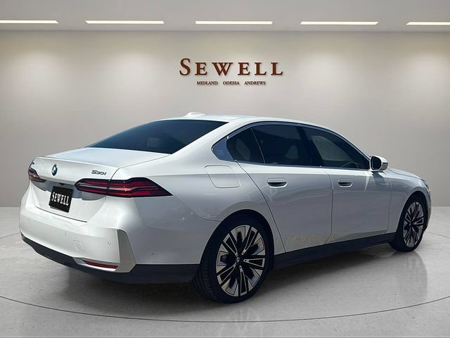 Certified 2025 BMW 530i xDrive AWD/4WD image 5