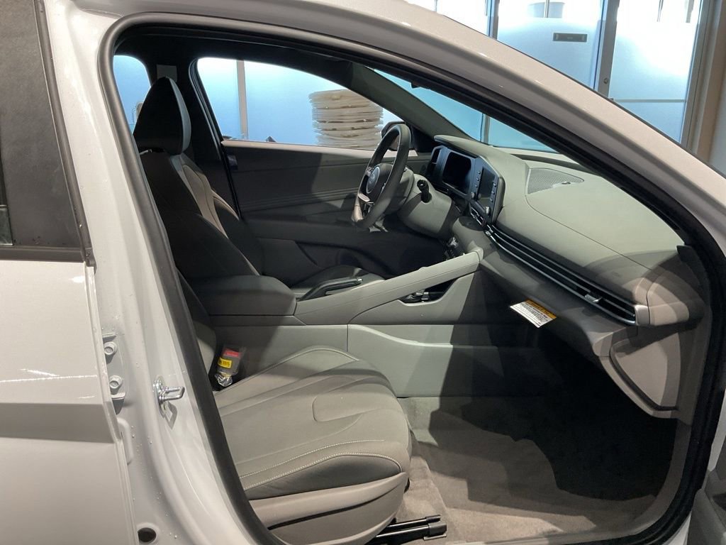 New 2026 Hyundai Elantra Sport image 18