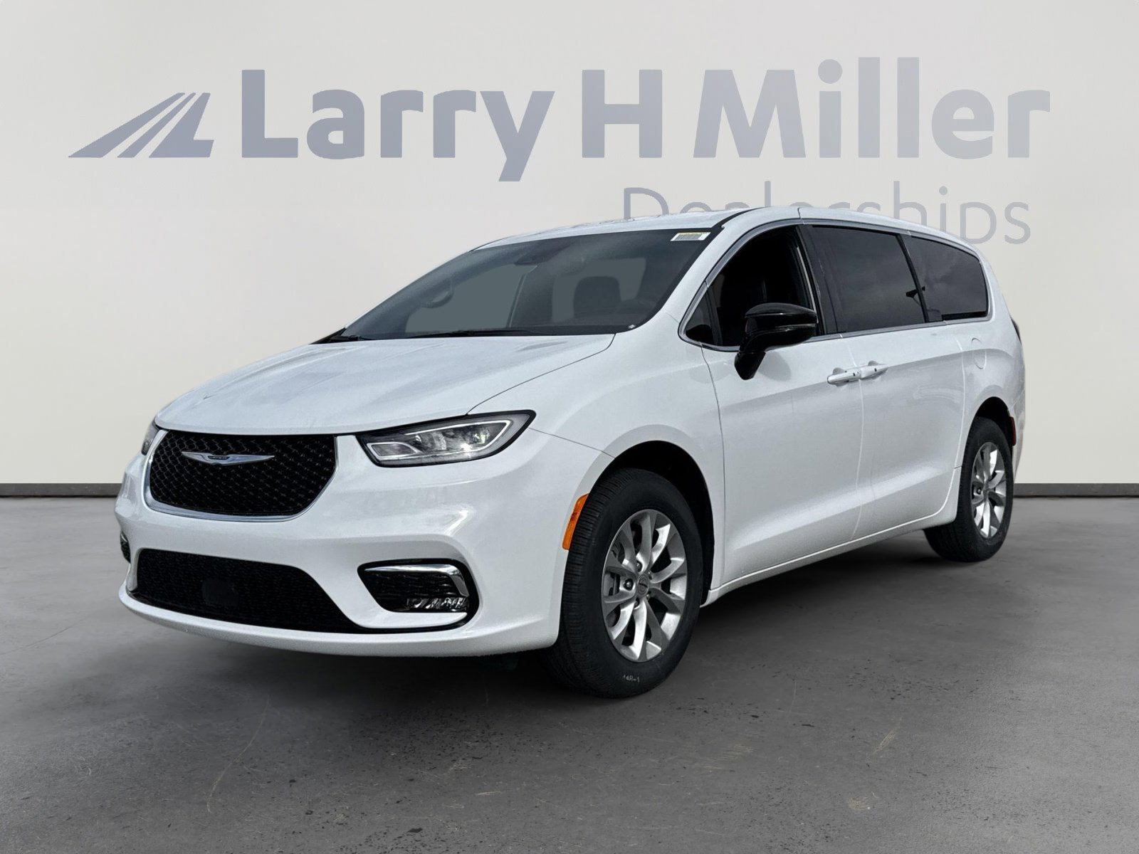 New 2025 Chrysler Pacifica Select