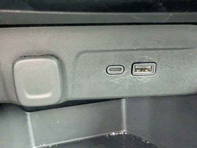 Used 2025 Chevrolet Trax LT w/ LT Convenience Package FWD image 20