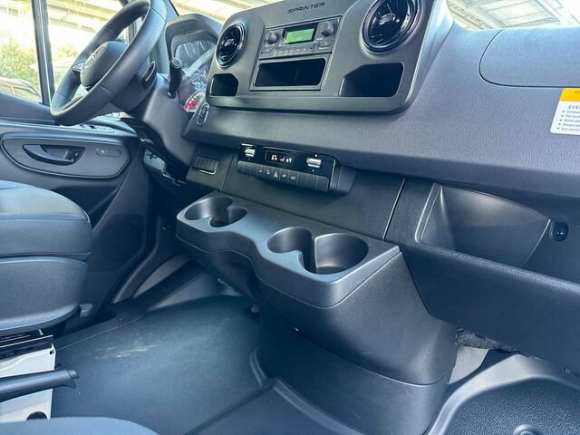 New 2025 Mercedes-Benz Sprinter 2500 image 15
