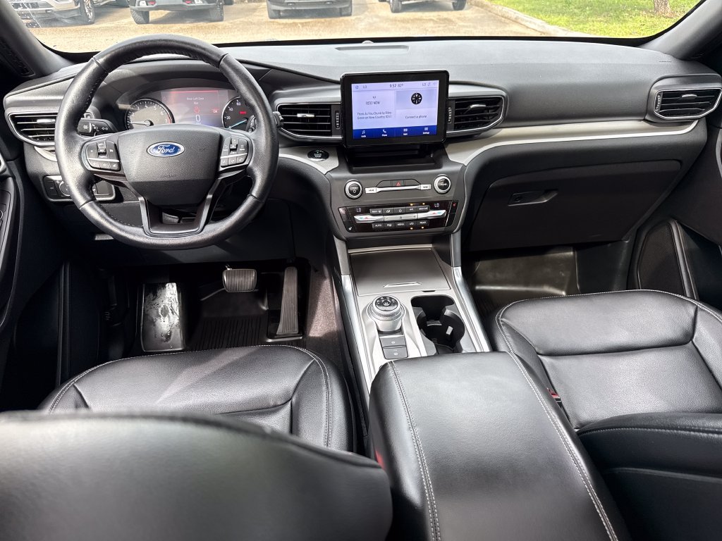 Used 2020 Ford Explorer XLT w/ Equipment Group 202A RWD image 5