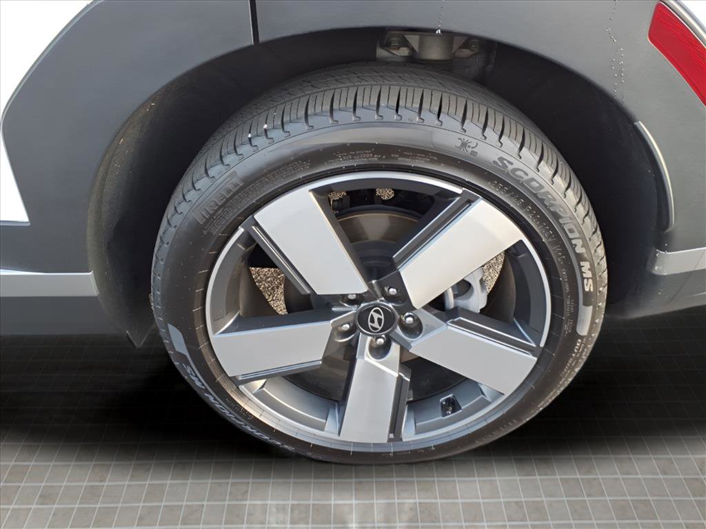 Used 2024 Hyundai Santa Fe Limited image 5