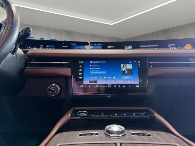 Used 2025 Lincoln Navigator L Reserve AWD/4WD image 34