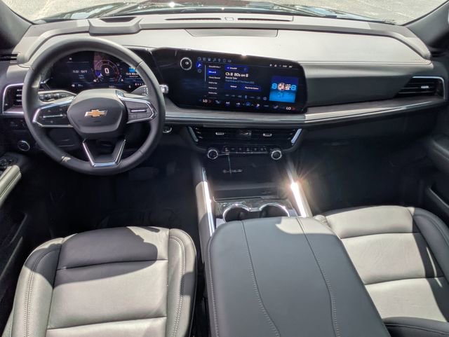 Used 2025 Chevrolet Suburban LT w/ Comfort Package image 13