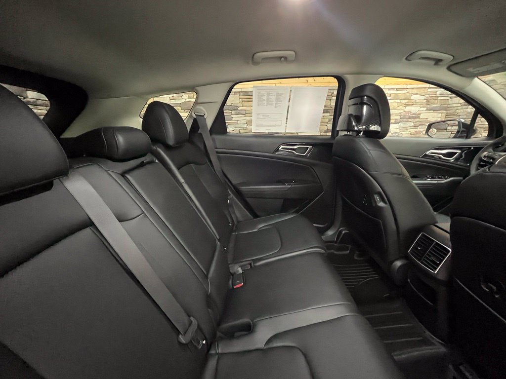 Used 2025 Kia Sportage EX AWD/4WD image 41