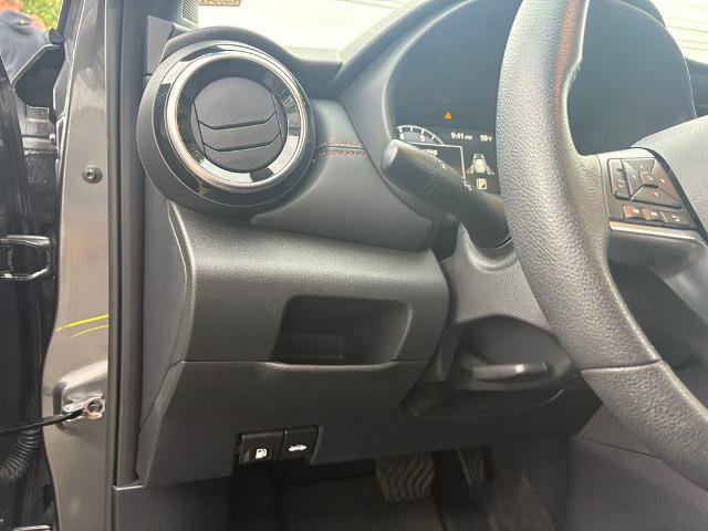 Certified 2023 Nissan Kicks SR image 17