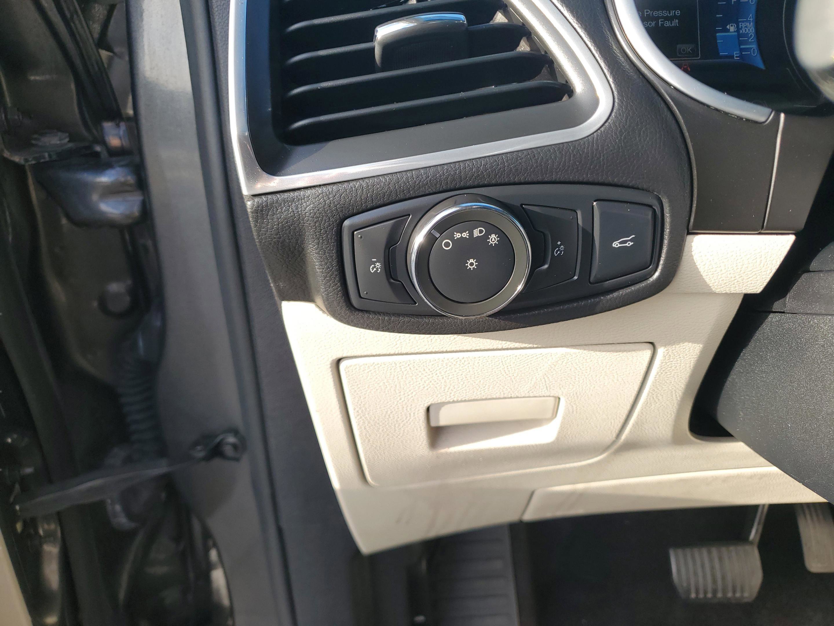 Used 2016 Ford Edge Titanium w/ Equipment Group 302A image 28