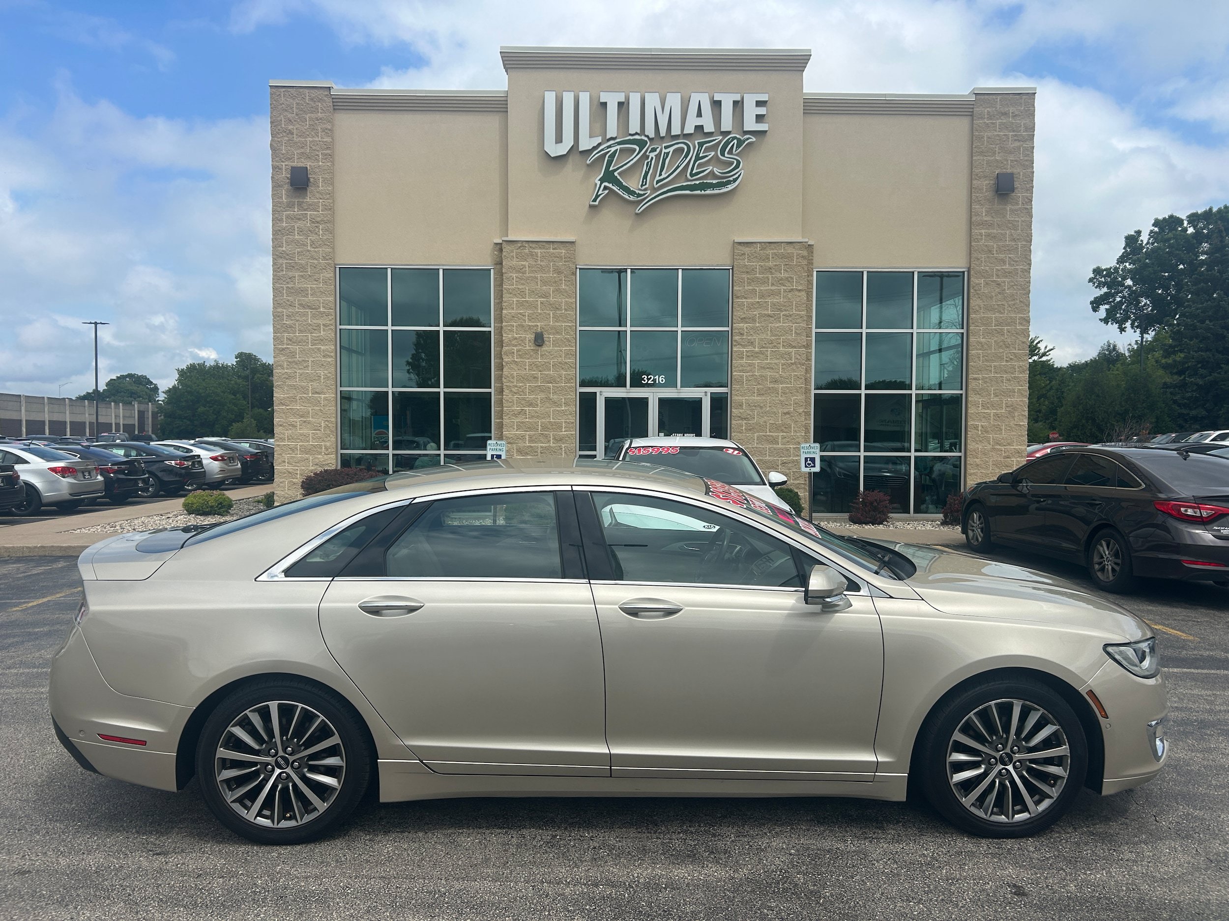 Used 2017 Lincoln MKZ Select w/ Technology Package FWD image 1