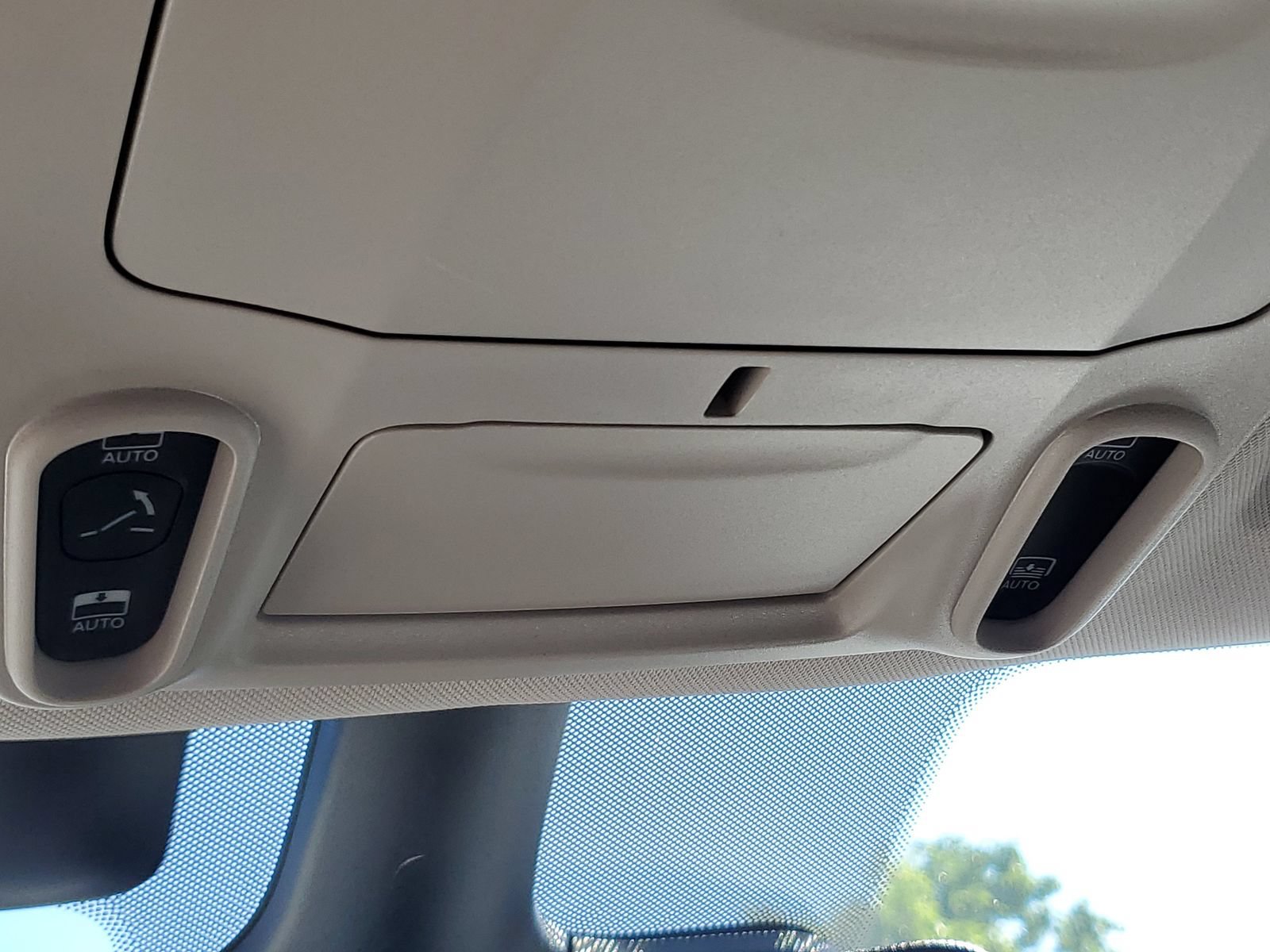 Used 2019 Chrysler Pacifica Limited FWD image 34