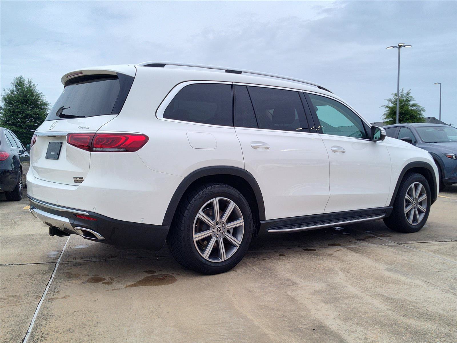 Used 2021 Mercedes-Benz GLS 450 4MATIC image 10