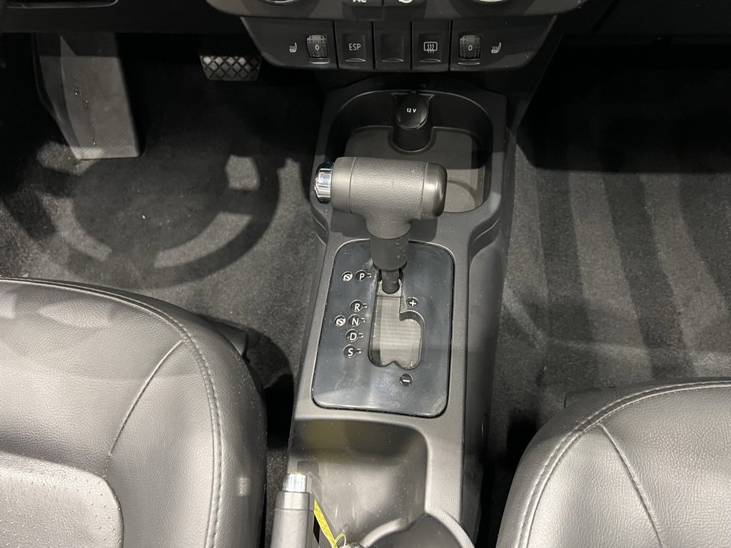 Used 2009 Volkswagen Beetle S image 38