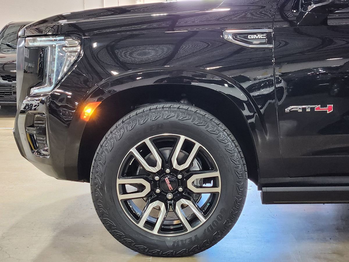 Used 2023 GMC Yukon XL AT4 w/ AT4 Premium Package image 5