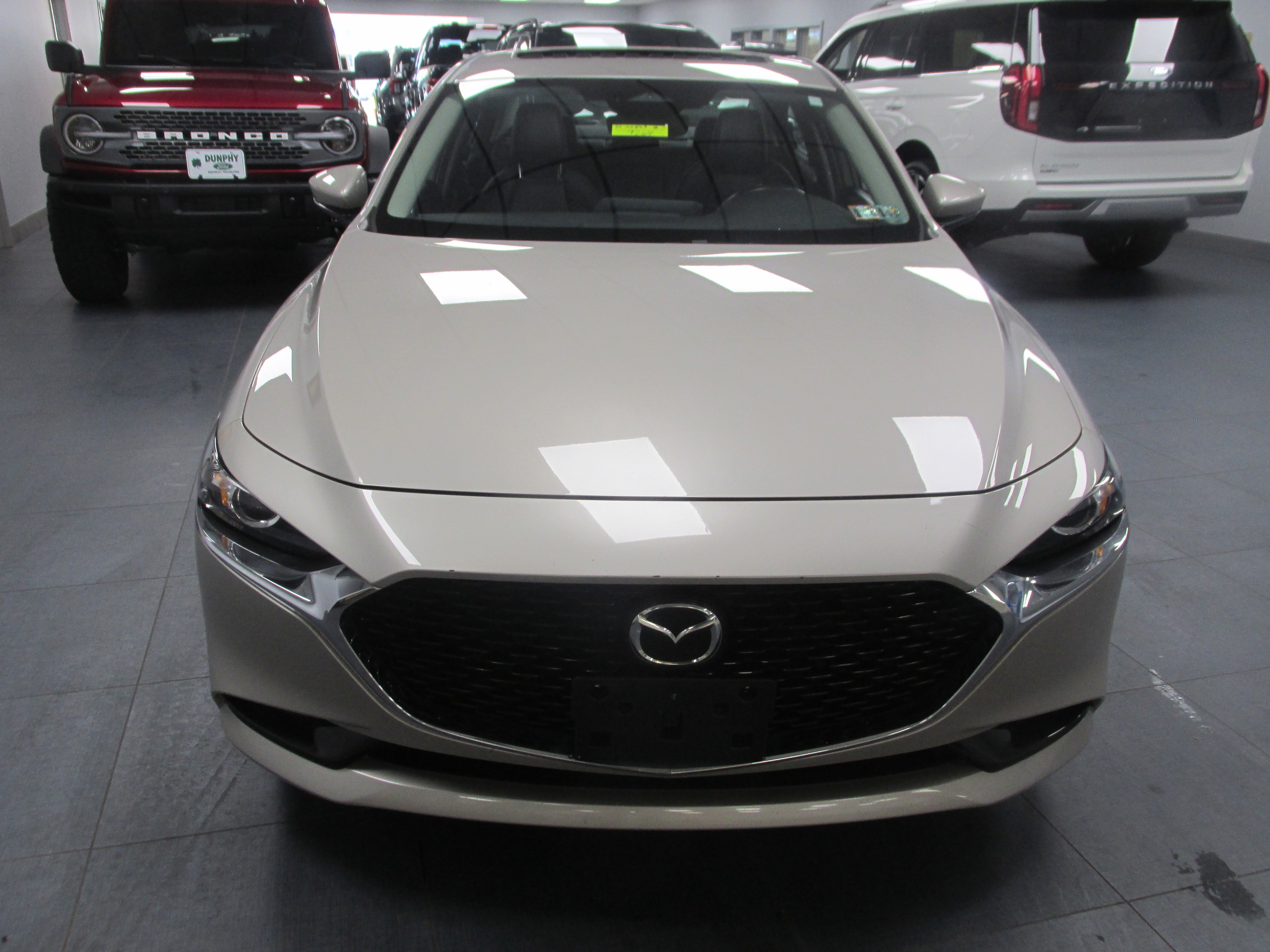 Used 2024 MAZDA MAZDA3 s FWD image 2
