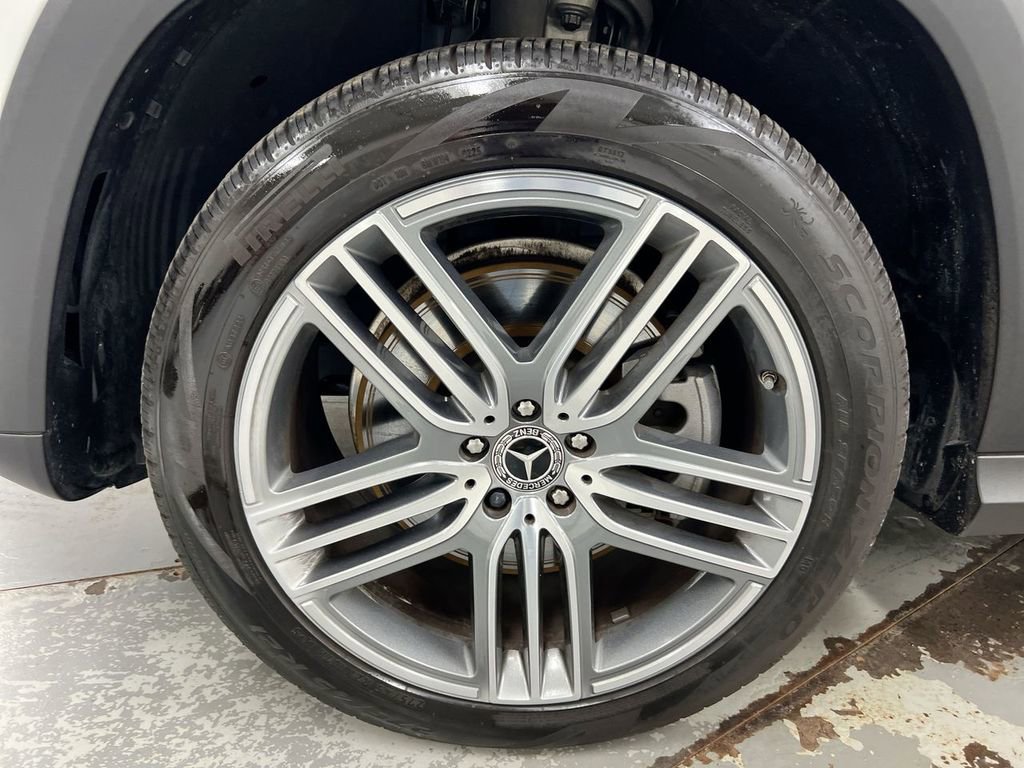 Used 2025 Mercedes-Benz GLS 450 4MATIC image 29