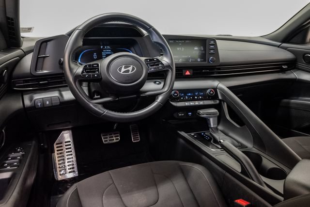Used 2025 Hyundai Elantra Sport FWD image 7
