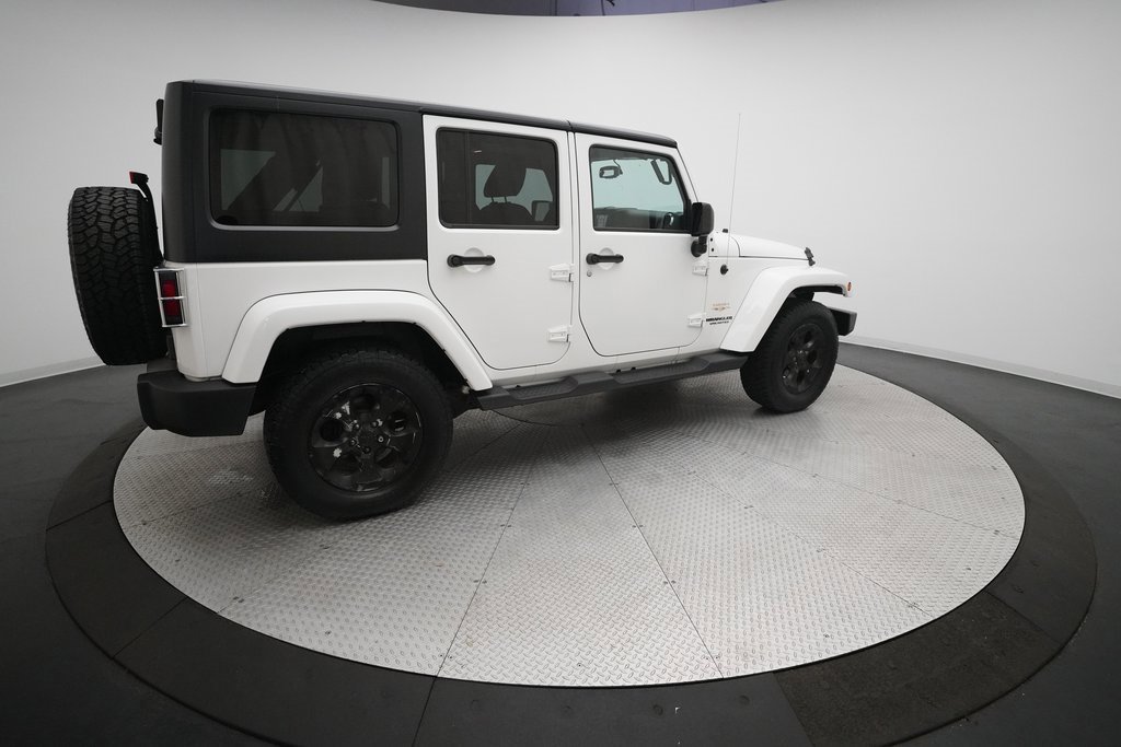 Used 2015 Jeep Wrangler Unlimited Sahara w/ Connectivity Group image 33
