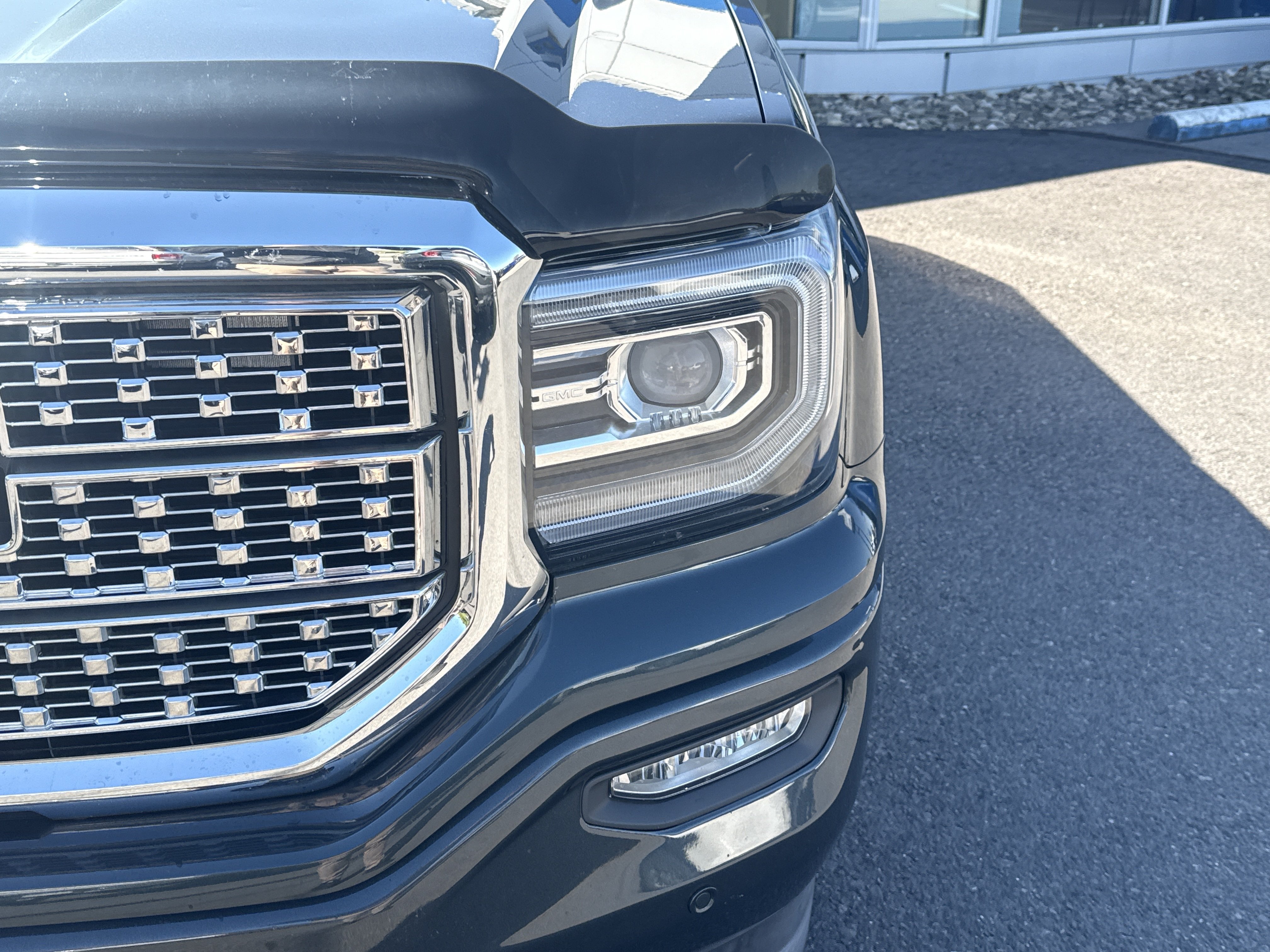 Used 2018 GMC Sierra 1500 Denali AWD/4WD image 9