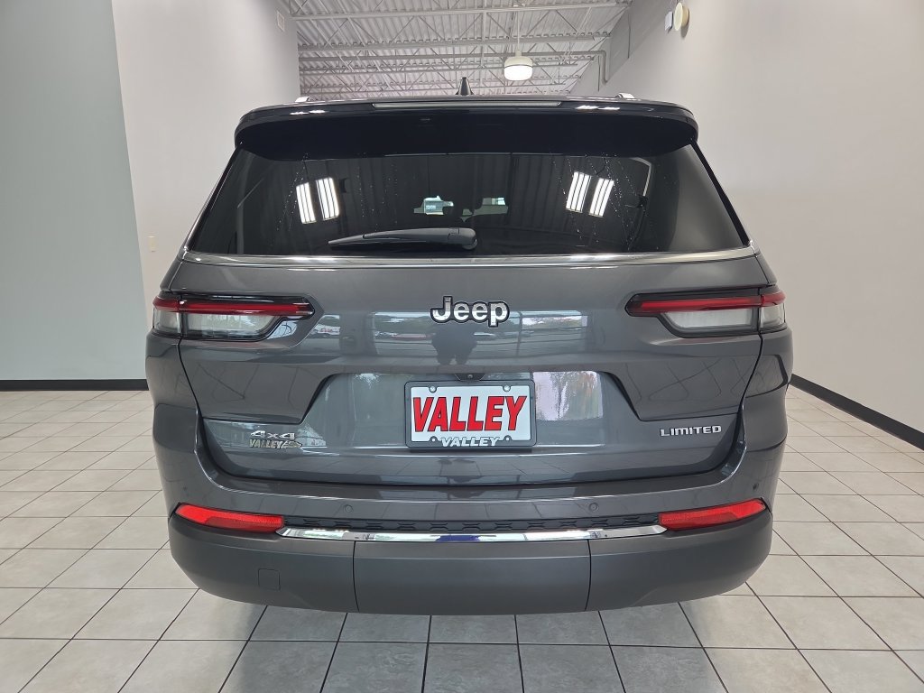 Used 2023 Jeep Grand Cherokee L Limited AWD/4WD image 7