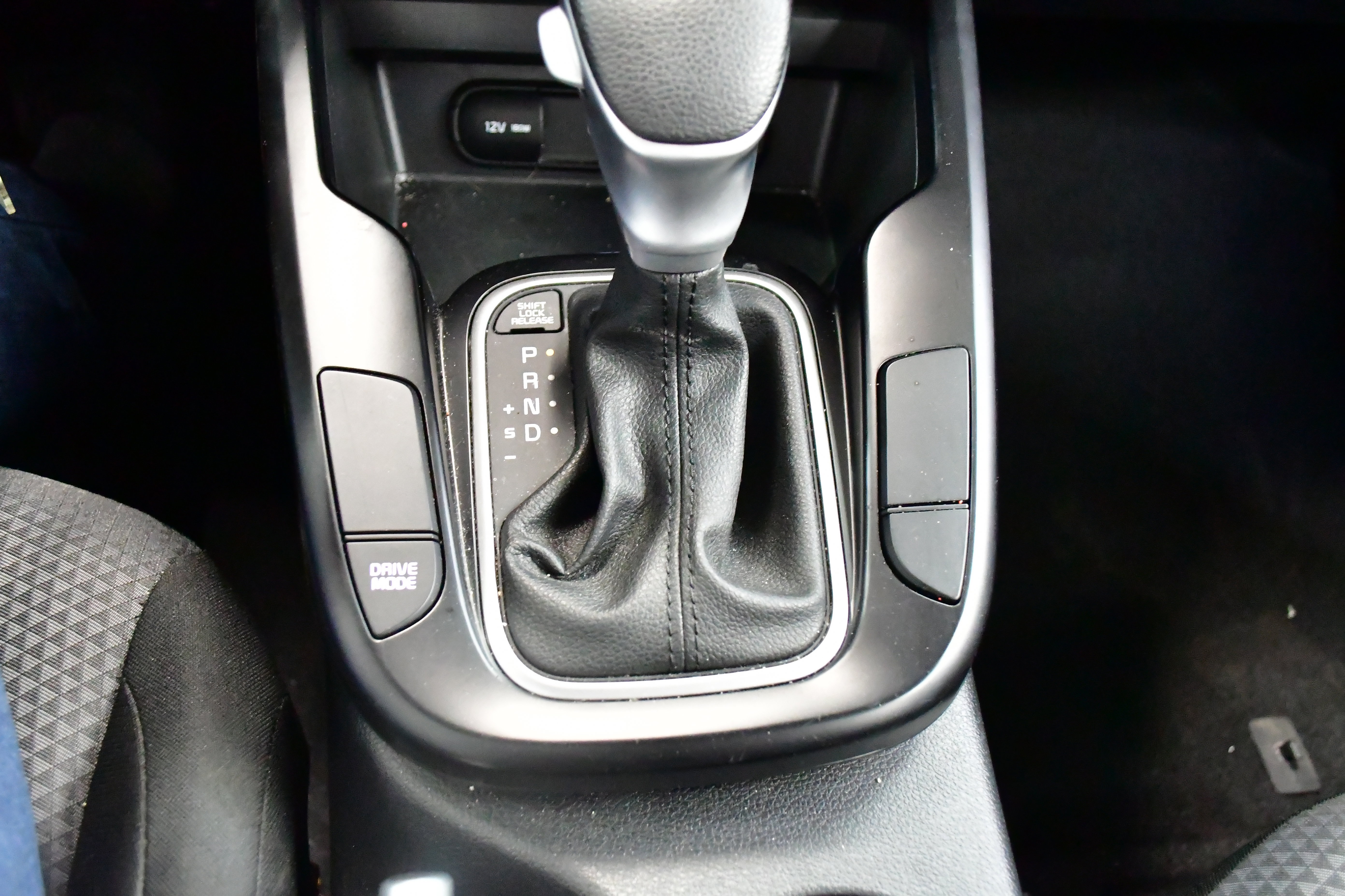 Used 2025 Kia Soul LX w/ LX Technology Package FWD image 28