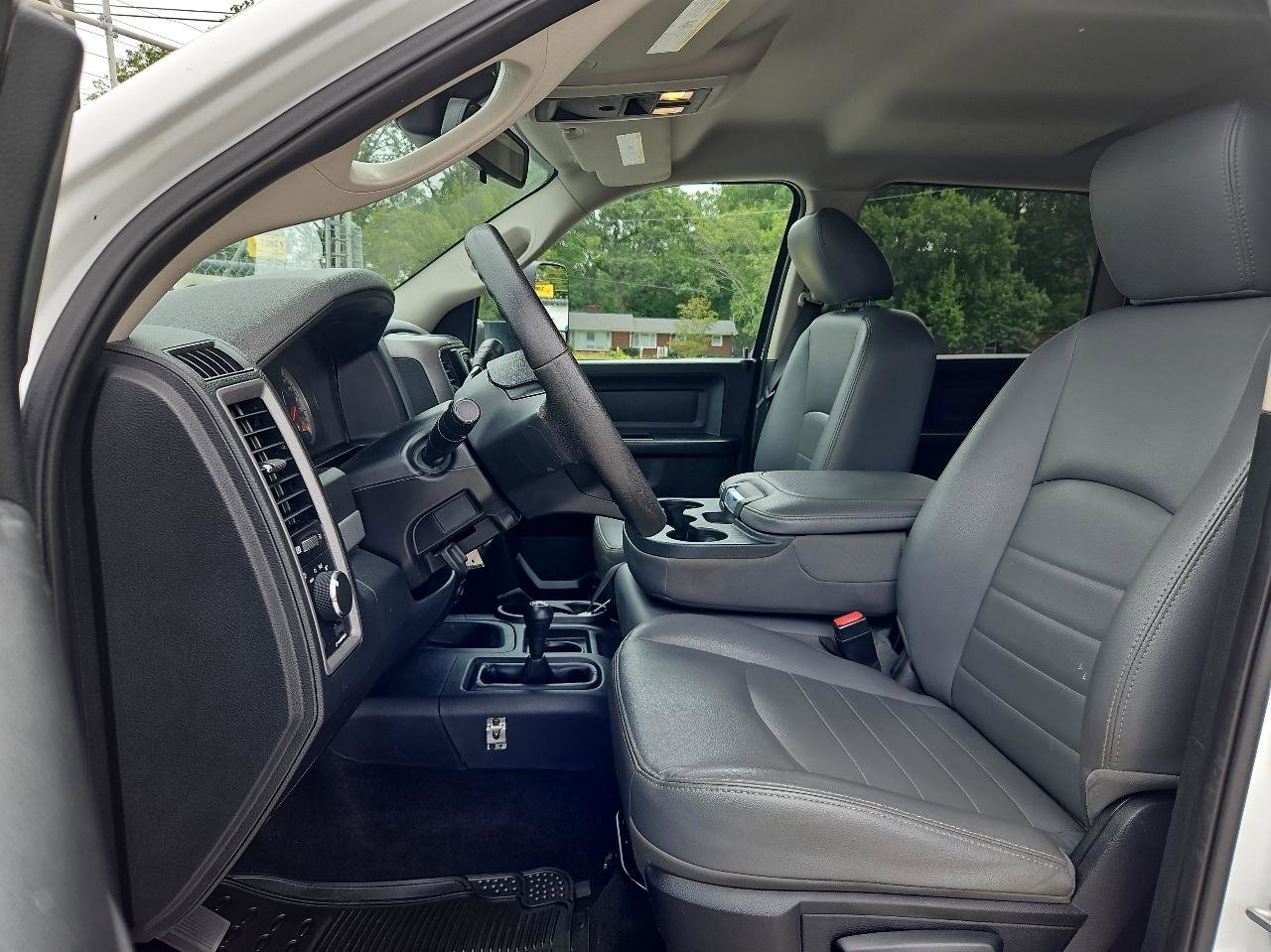Used 2016 RAM 3500 Tradesman image 11
