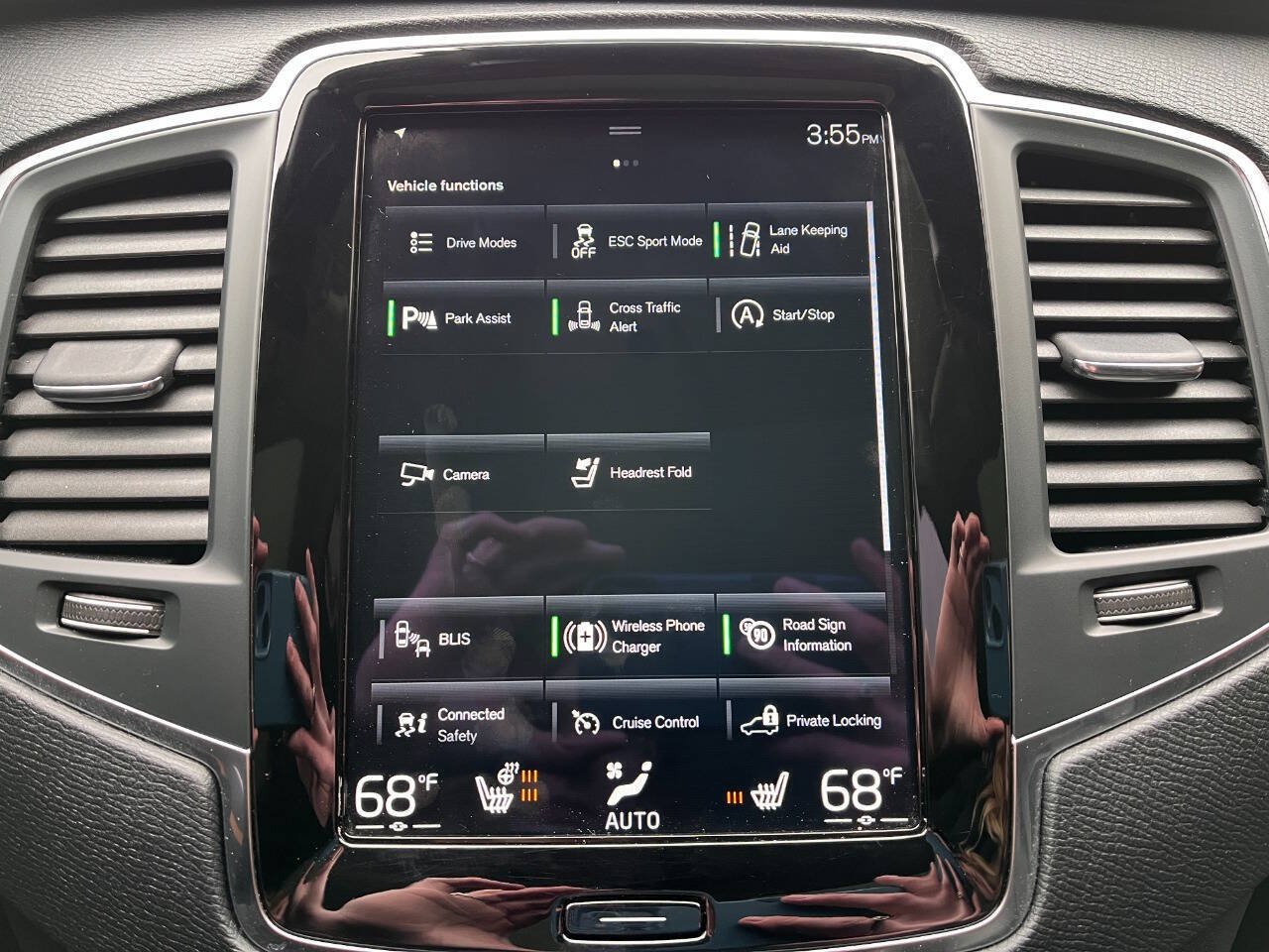 Used 2022 Volvo XC90 T6 Momentum w/ Climate Package AWD/4WD image 11