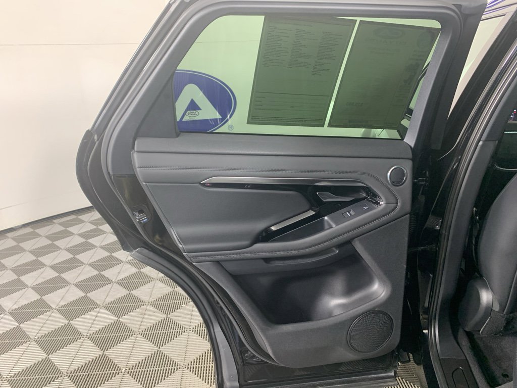 Used 2020 Land Rover Range Rover Evoque SE image 32