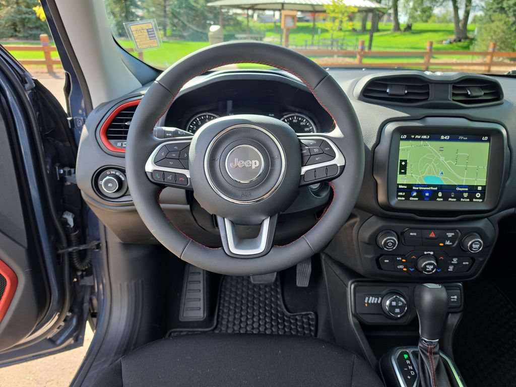 Used 2023 Jeep Renegade Trailhawk w/ Sun/Sound Group AWD/4WD image 15