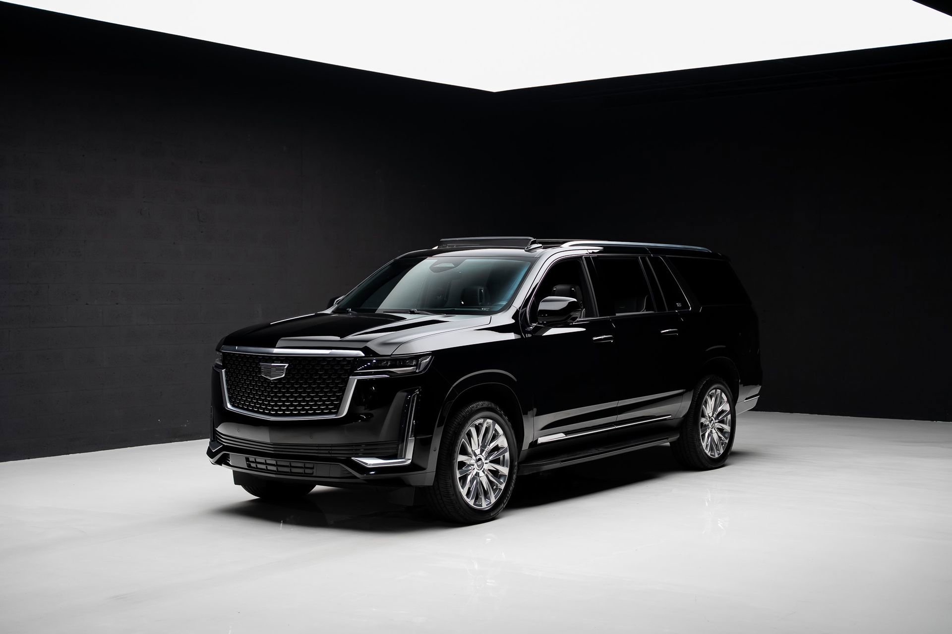 Used 2023 Cadillac Escalade ESV Premium Luxury w/ LPO, Floor Liner Package AWD/4WD image 4