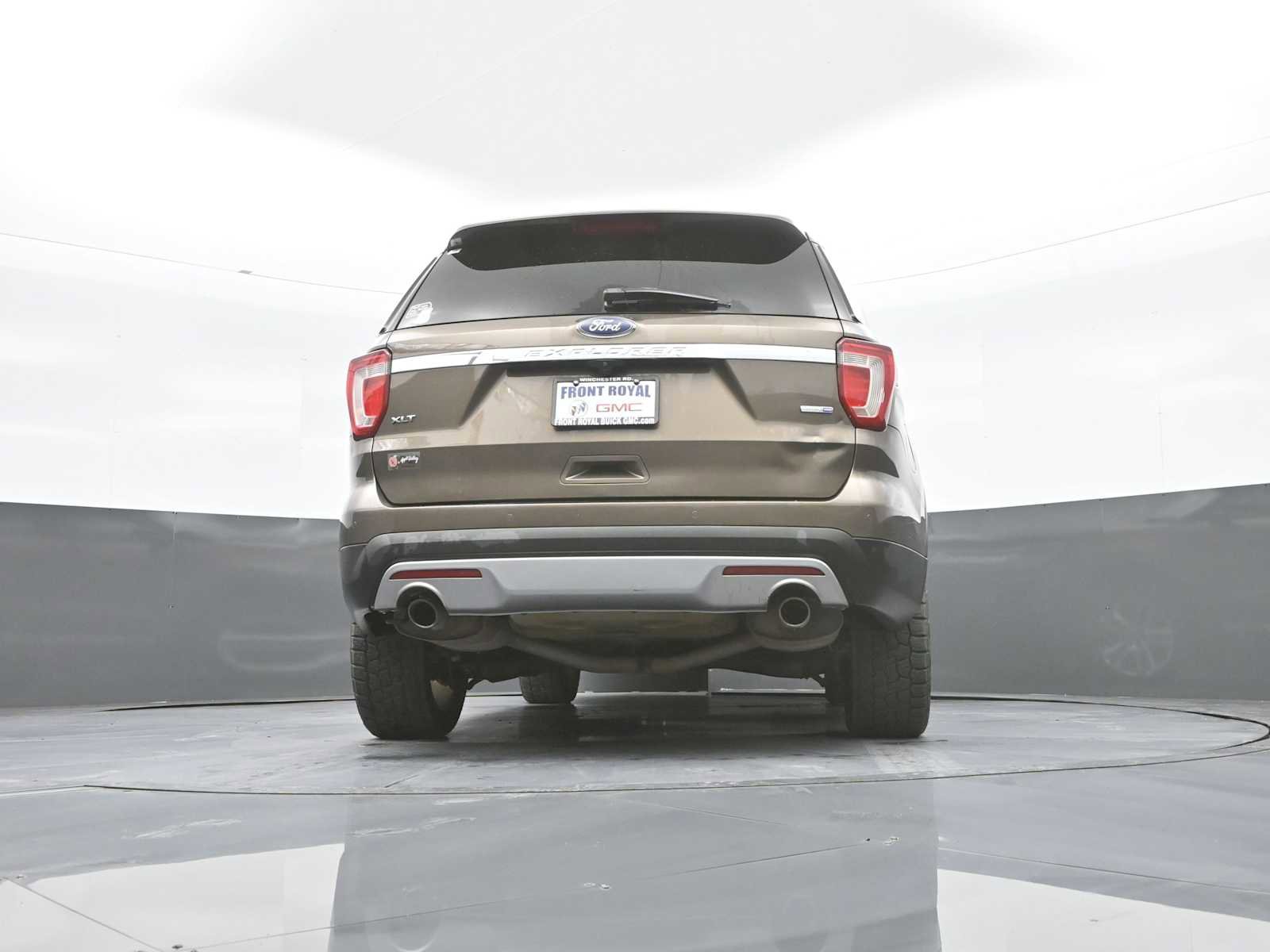 Used 2016 Ford Explorer XLT w/ Equipment Group 202A AWD/4WD image 39