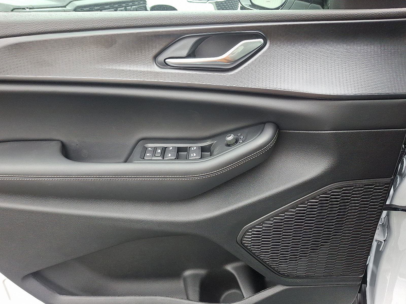 New 2025 Jeep Grand Cherokee L Altitude image 9