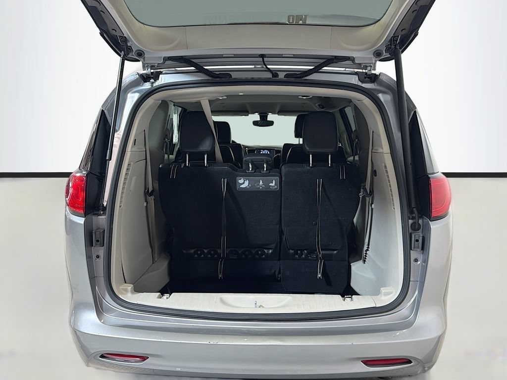 Used 2021 Chrysler Voyager Lxi FWD image 21