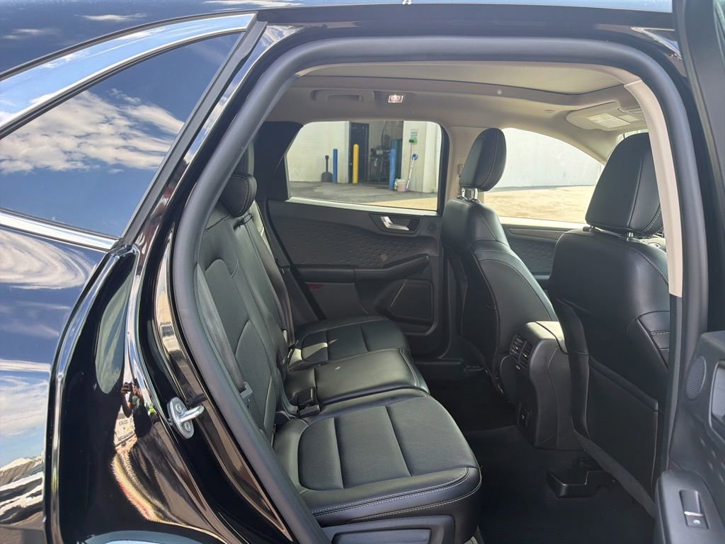 Used 2020 Ford Escape Titanium w/ Titanium Premium Package 2.0 AWD/4WD image 42