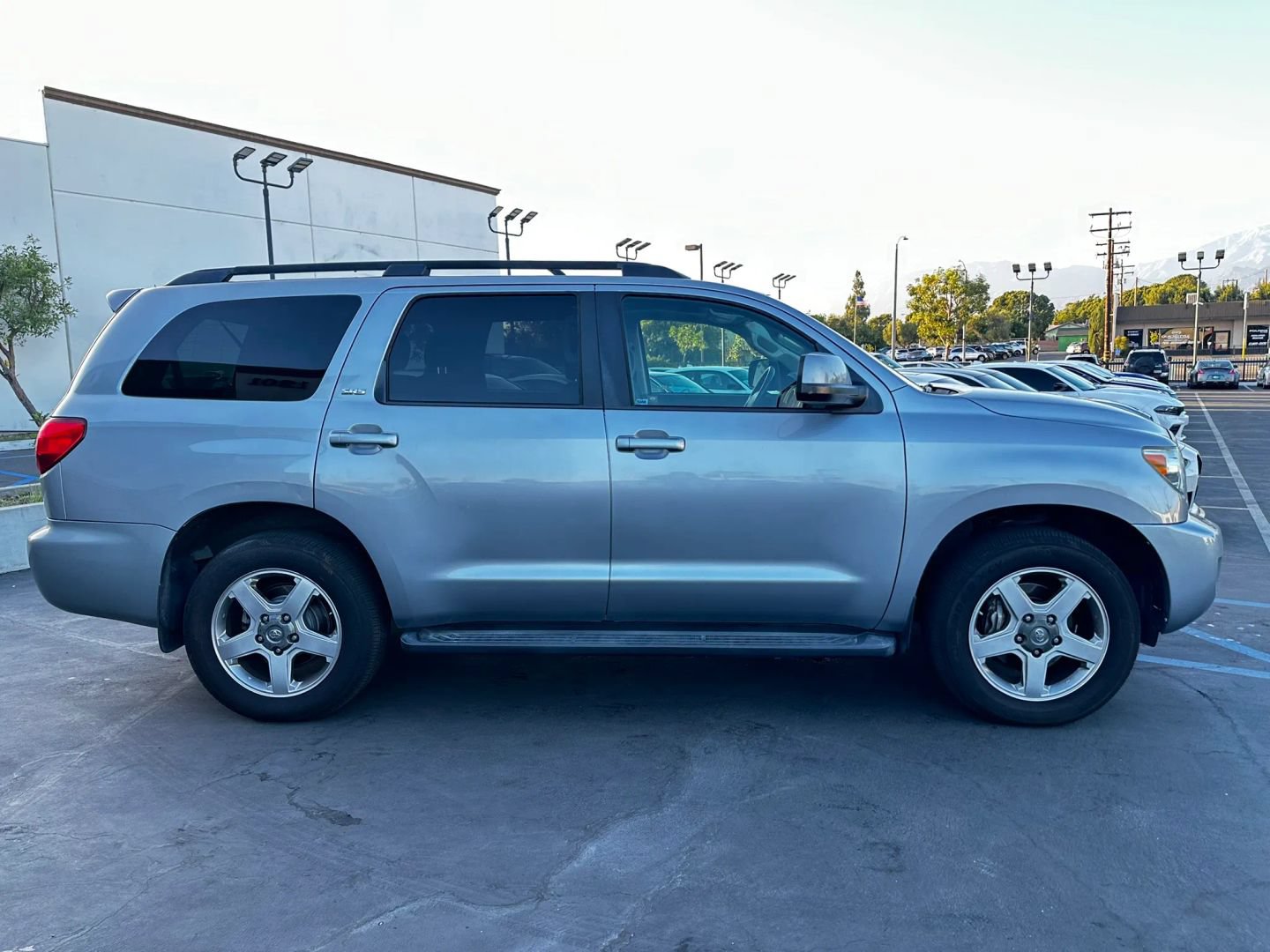 Used 2013 Toyota Sequoia SR5 w/ Sport Appearance Pkg AWD/4WD image 7